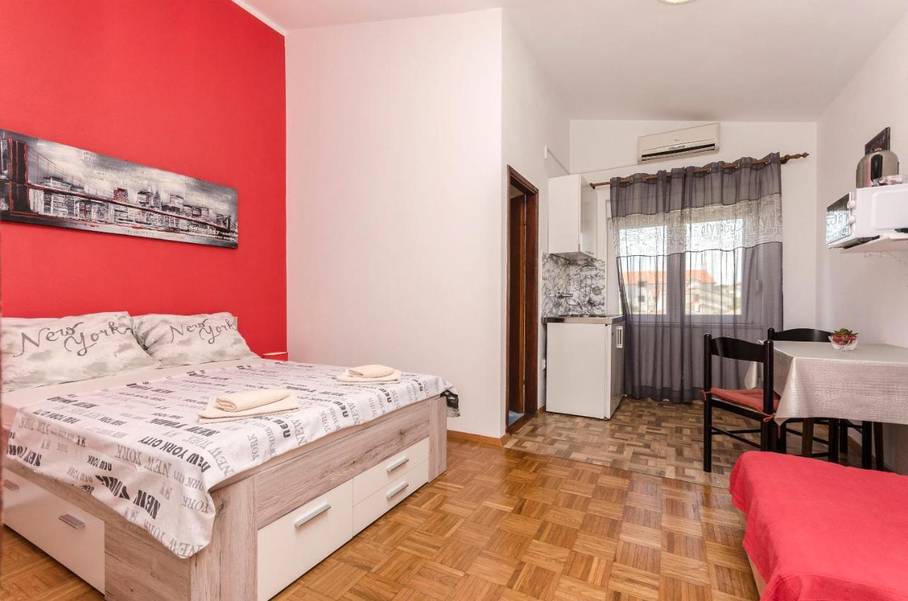 Apartments And Room Take It Easy Tribunj (Sibenik-Knin) Exterior foto