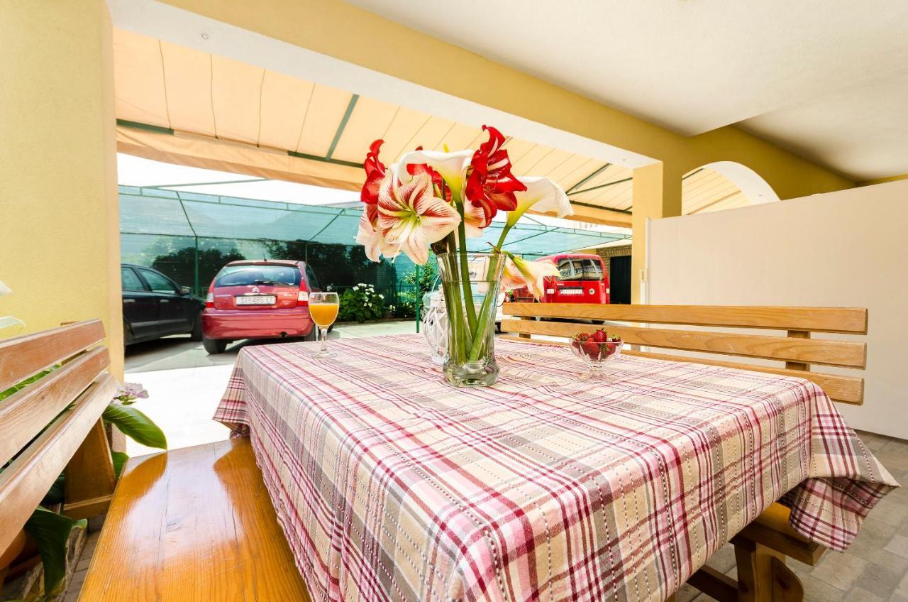 Apartments And Room Take It Easy Tribunj (Sibenik-Knin) Exterior foto