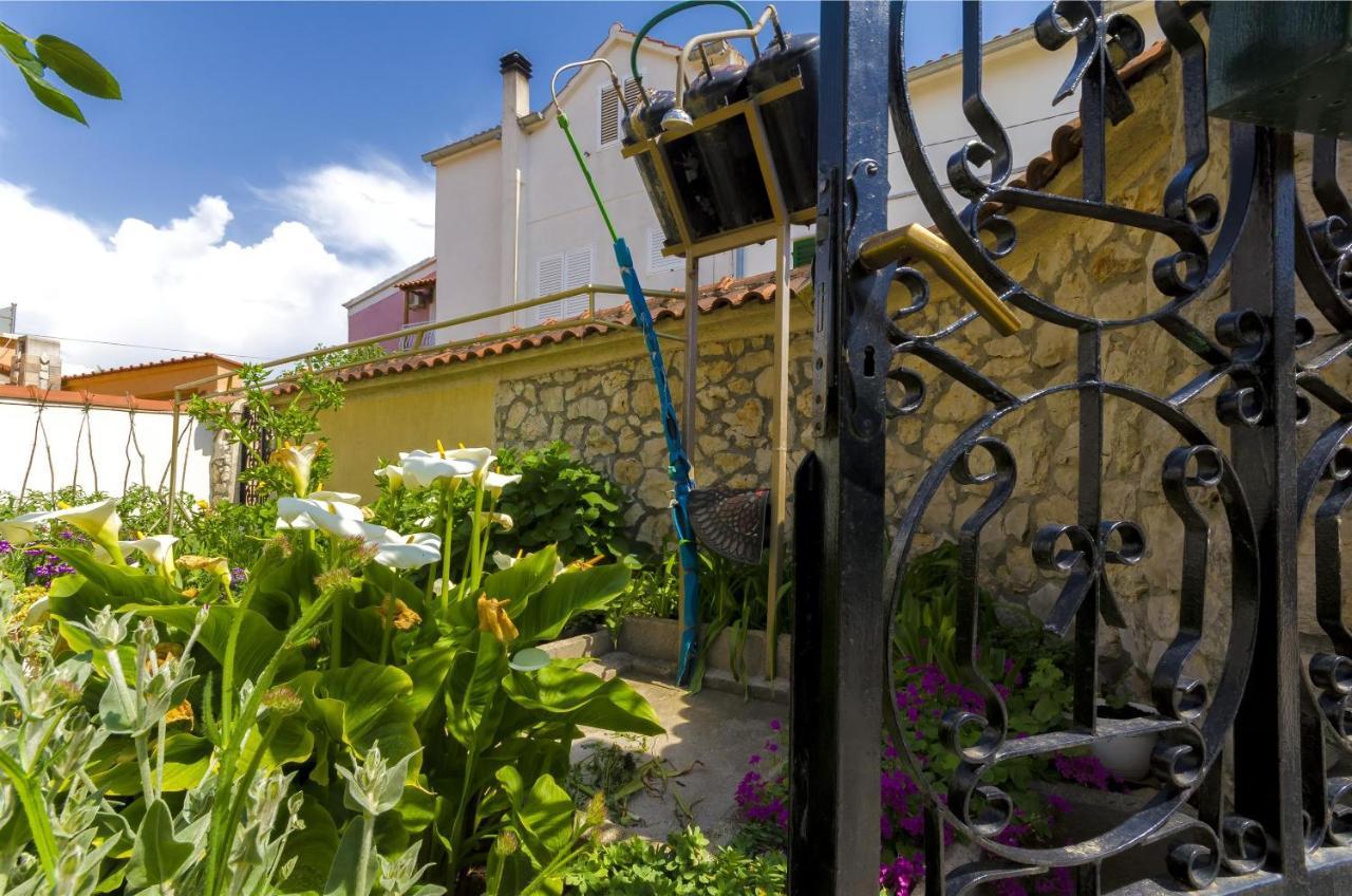 Apartments And Room Take It Easy Tribunj (Sibenik-Knin) Exterior foto