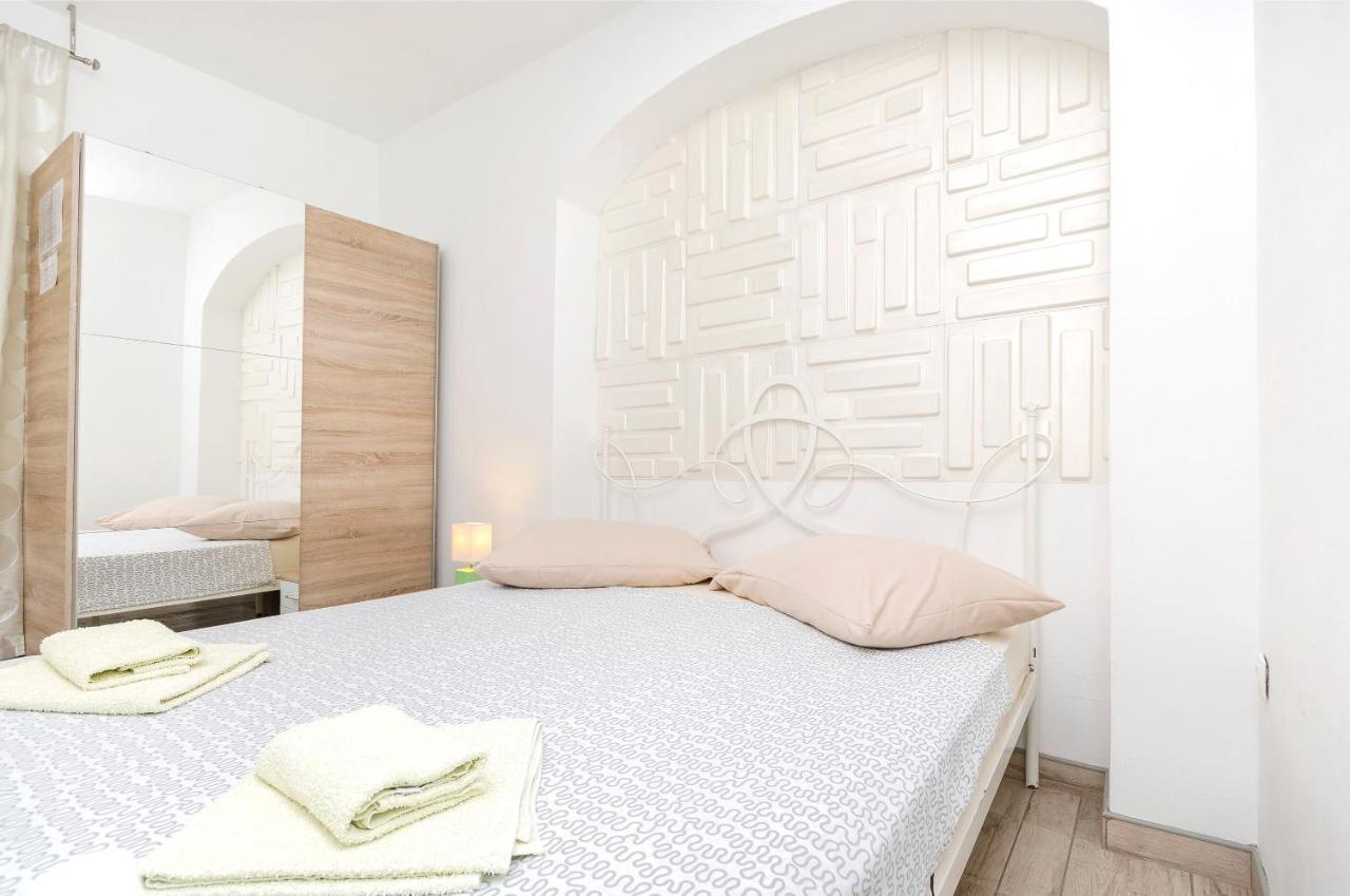 Apartments And Room Take It Easy Tribunj (Sibenik-Knin) Exterior foto