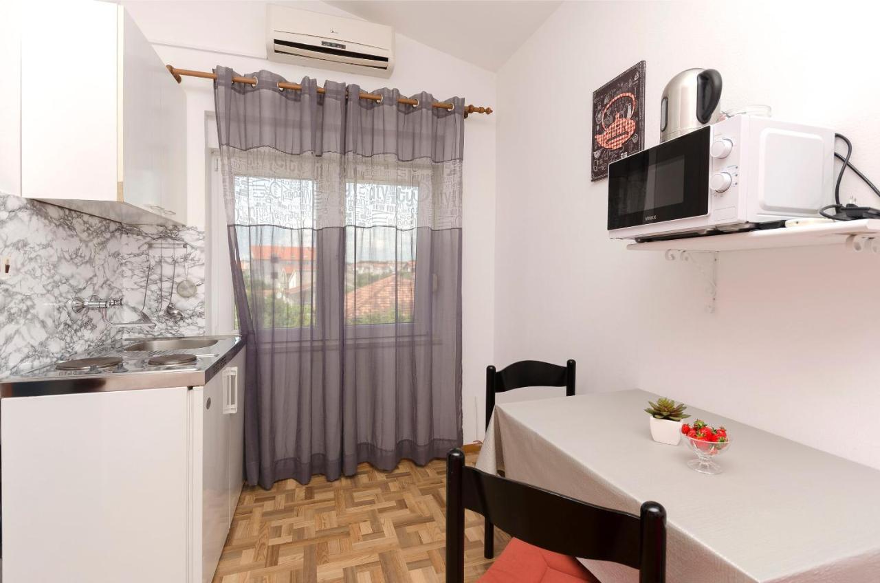Apartments And Room Take It Easy Tribunj (Sibenik-Knin) Exterior foto