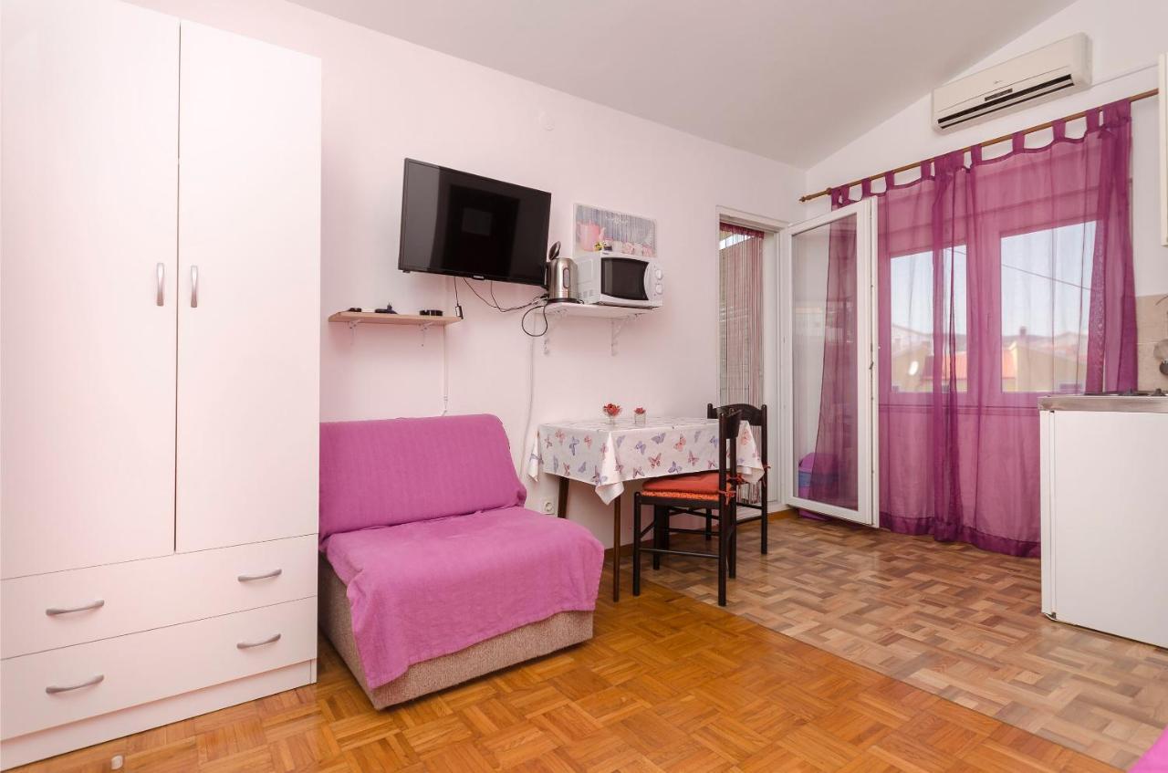 Apartments And Room Take It Easy Tribunj (Sibenik-Knin) Exterior foto