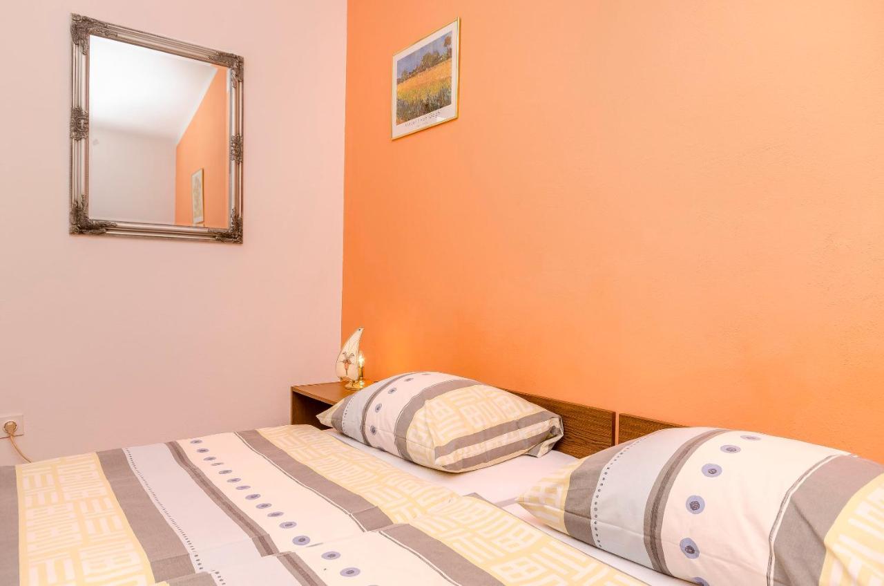 Apartments And Room Take It Easy Tribunj (Sibenik-Knin) Exterior foto