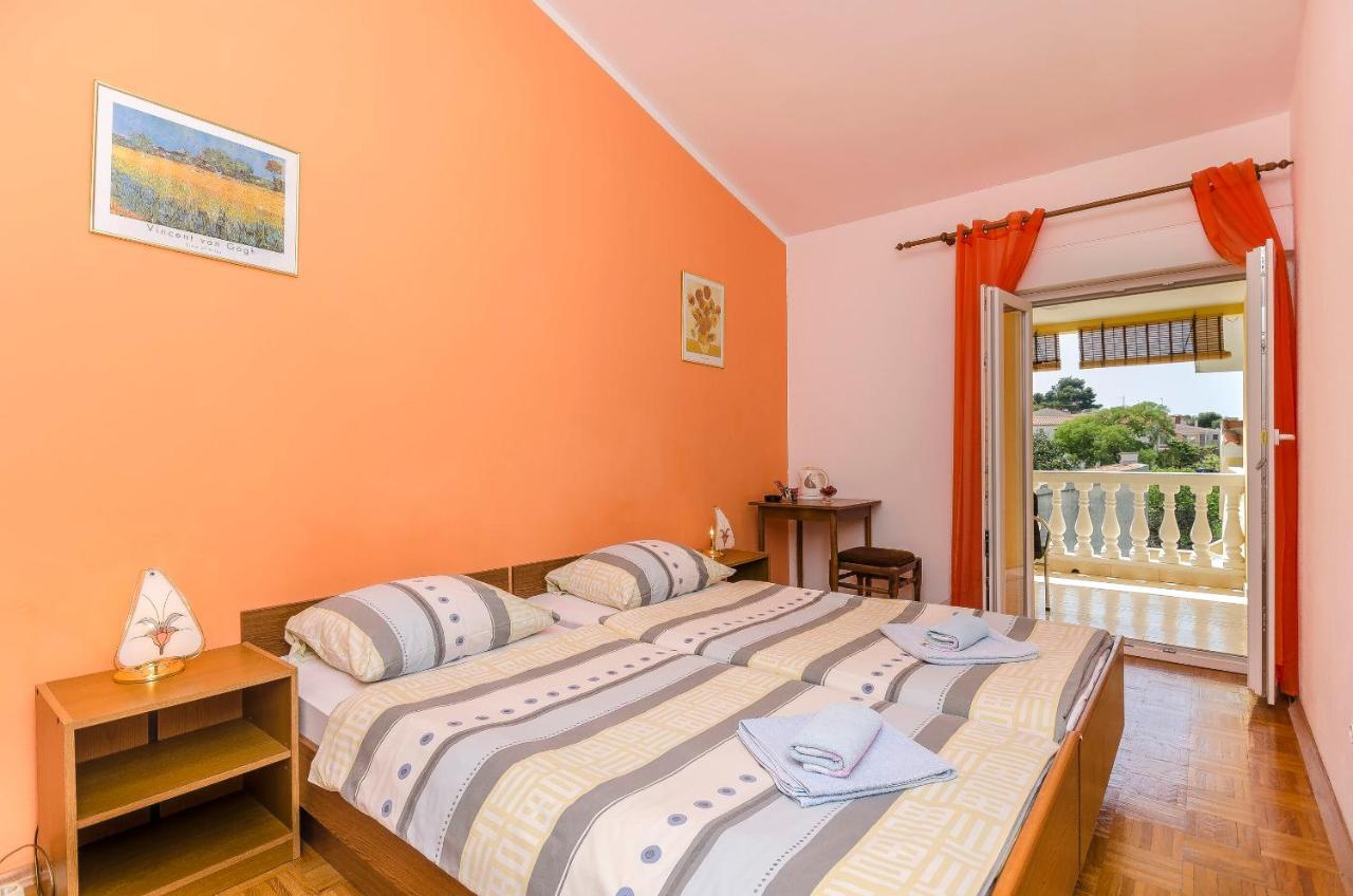 Apartments And Room Take It Easy Tribunj (Sibenik-Knin) Exterior foto
